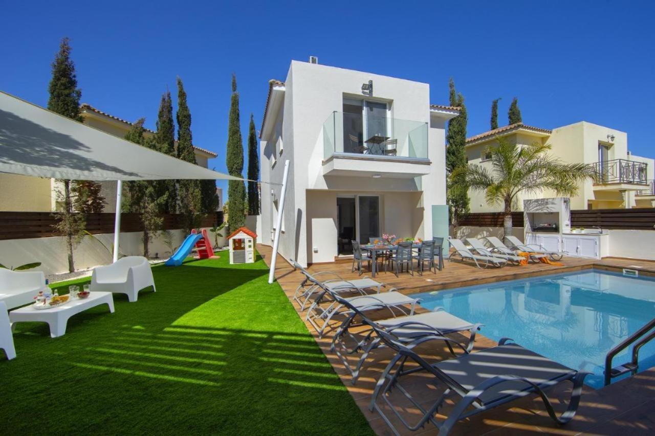 Tsokkos Family Villa - Pool Garden 2' Walk To Beach Protaras Zewnętrze zdjęcie