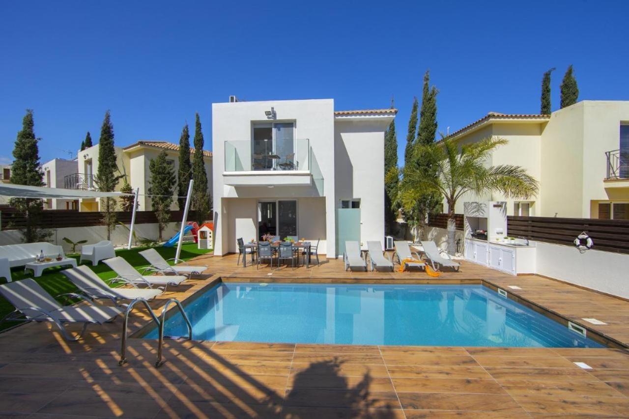Tsokkos Family Villa - Pool Garden 2' Walk To Beach Protaras Zewnętrze zdjęcie