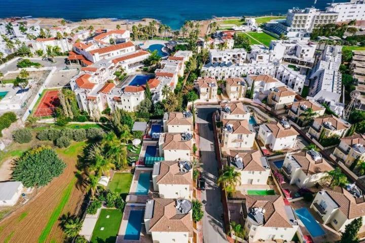 Tsokkos Family Villa - Pool Garden 2' Walk To Beach Protaras Zewnętrze zdjęcie